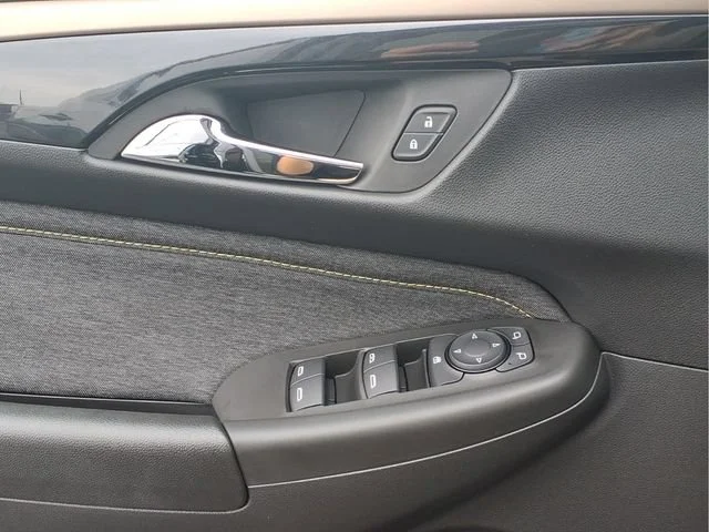 New 2026 Mosaic Black Metallic Chevrolet ACTIV image 14