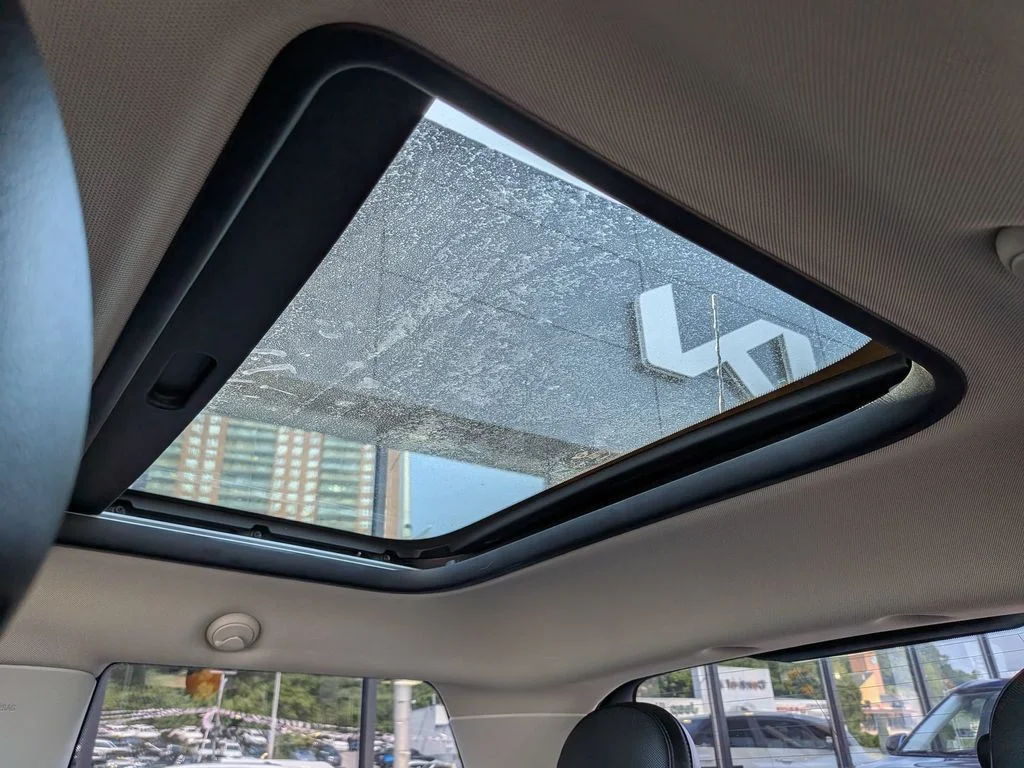Used 2018 Black MINI Base image 21
