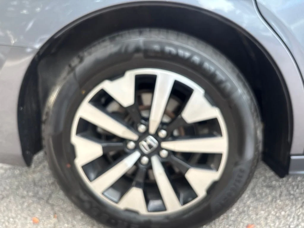 Used 2025 Gray Honda EX-L image 32