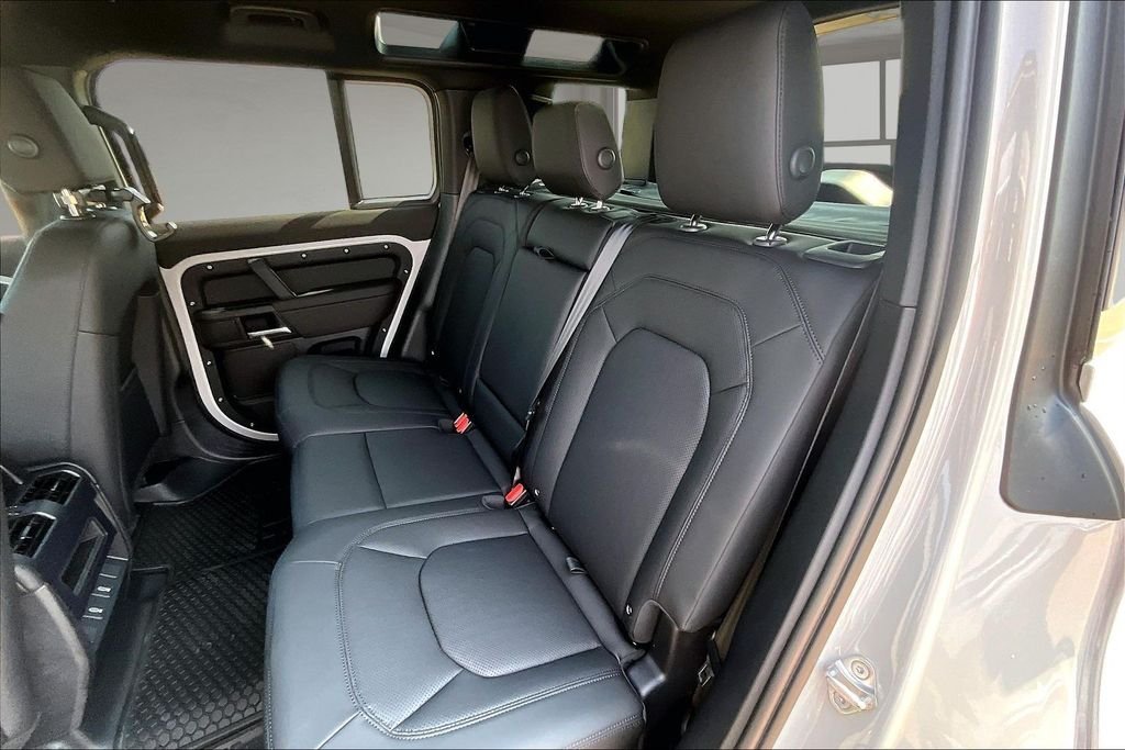 New 2026 Borasco Grey Metallic Land Rover S image 10