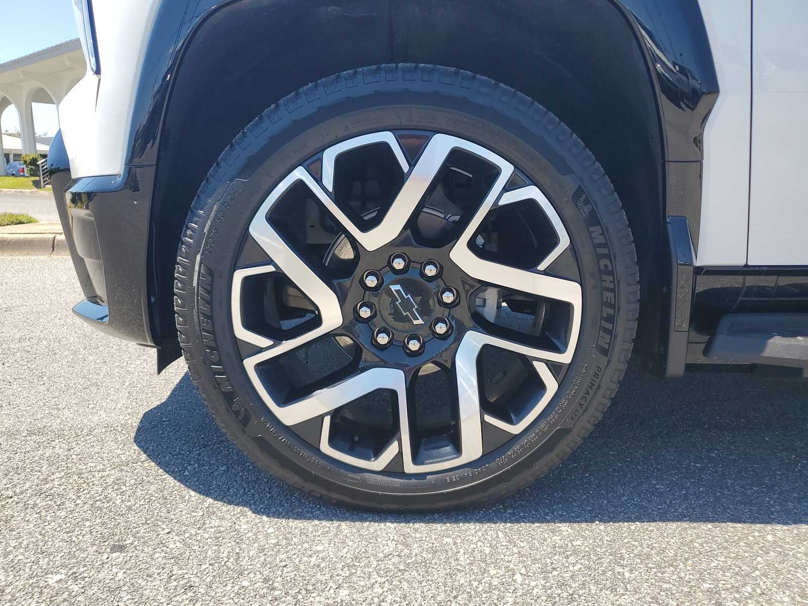 2024 Chevrolet Silverado EV RST - Photo 10