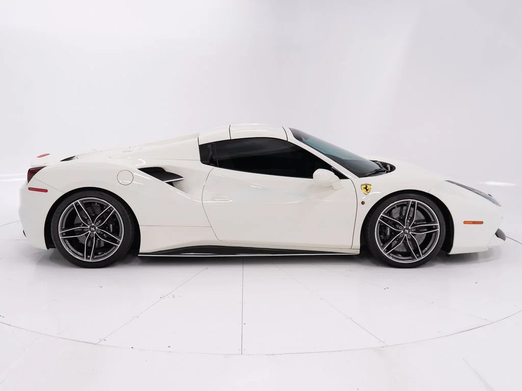 Used 2018 Bianco Avus Ferrari  image 15