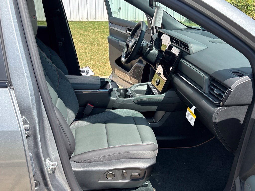 New 2027 Sterling Metallic GMC AT4 image 18