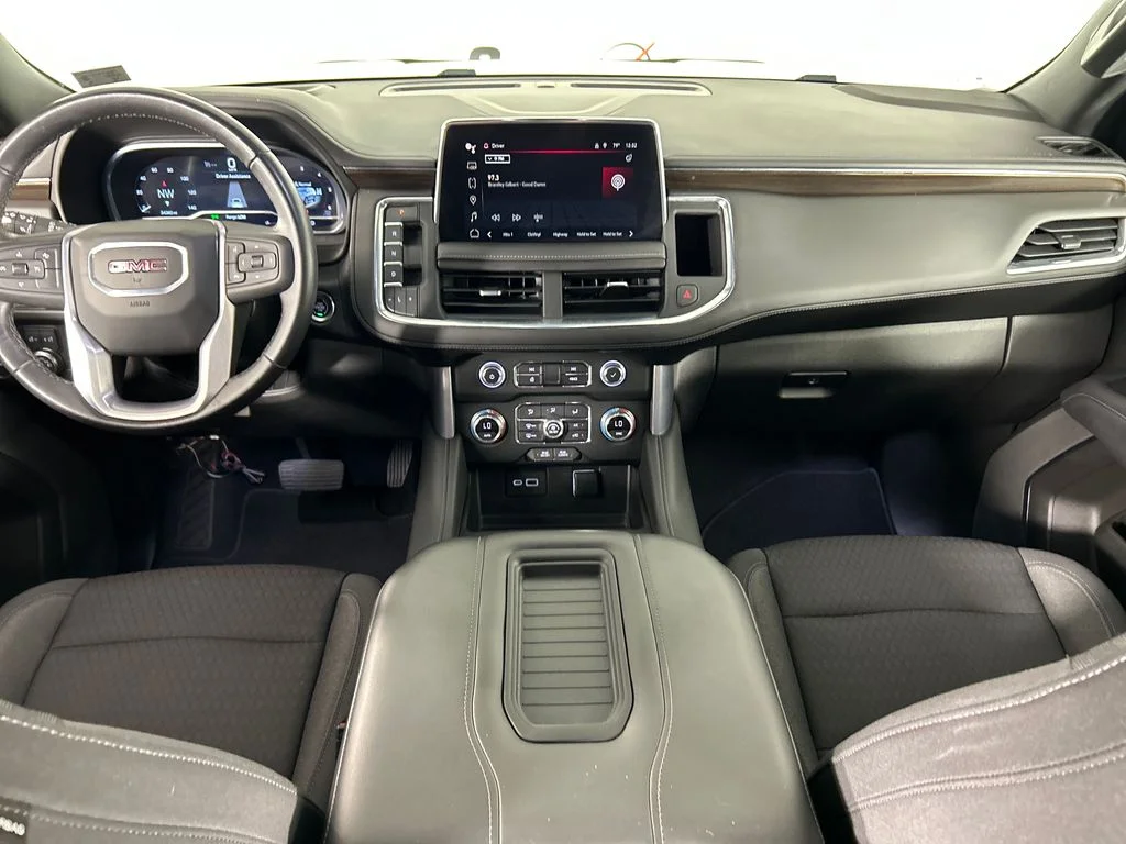 Used 2022 White GMC SLE image 19