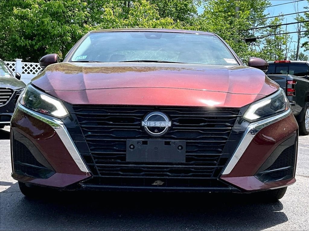 Used 2023 Red Nissan 2.5 SL image 2