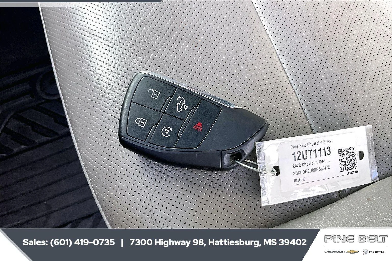 Used 2022 Summit White Chevrolet LTZ image 10
