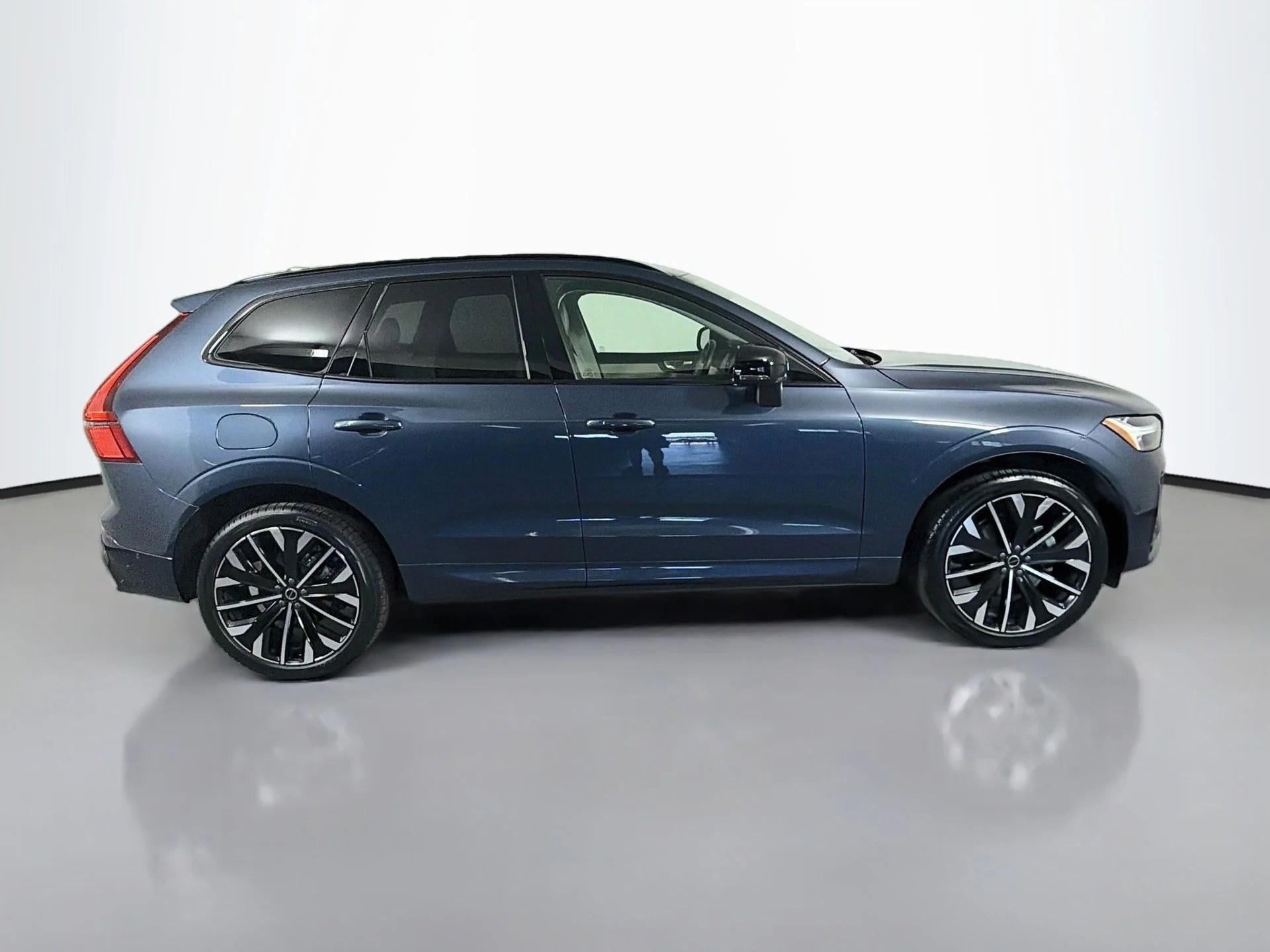 Certified Used 2026 Denim Blue Volvo Ultra image 5