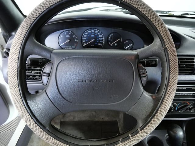 Used 1997  Chrysler JX image 22