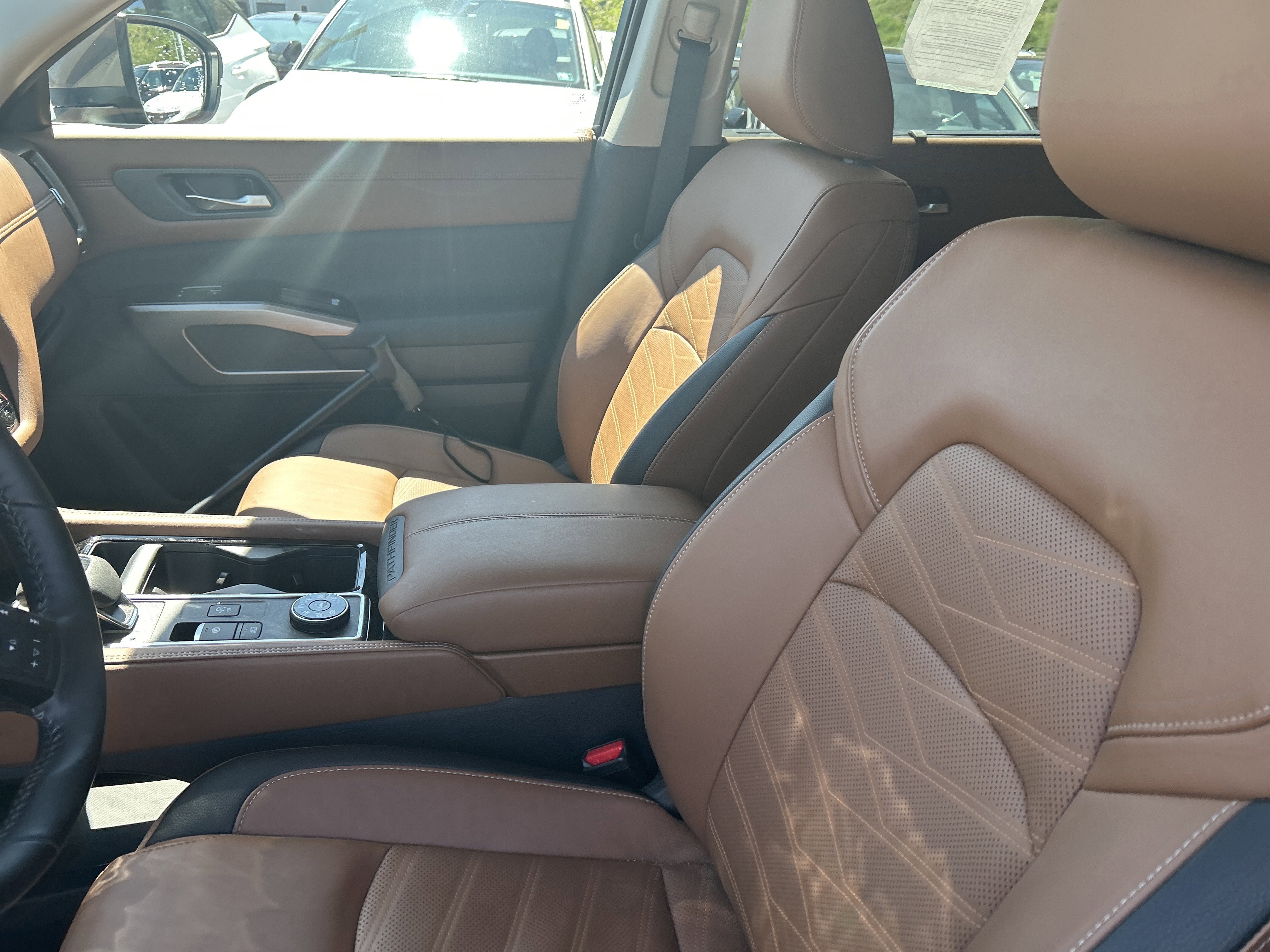 2025 Nissan Pathfinder Platinum - Photo 20