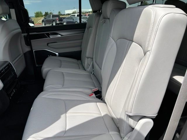 New 2026 High Gloss Black Exterior Paint Jeep Limited Altitude image 18
