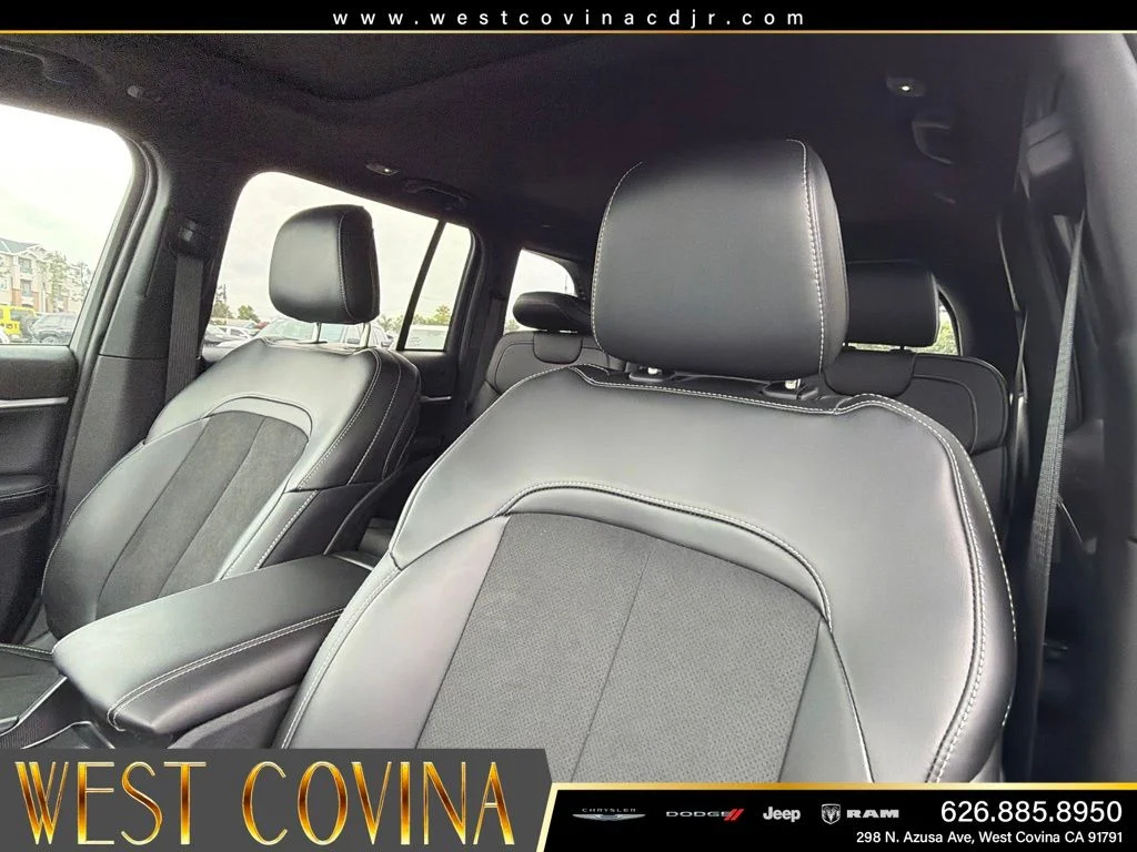 New 2026 Diamond Black Crystal Pearlcoat Jeep Altitude image 21