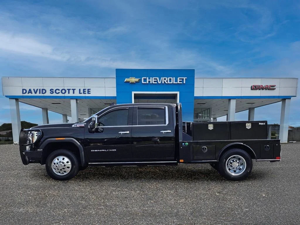 Used 2024 Onyx Black GMC Denali DRW image 15