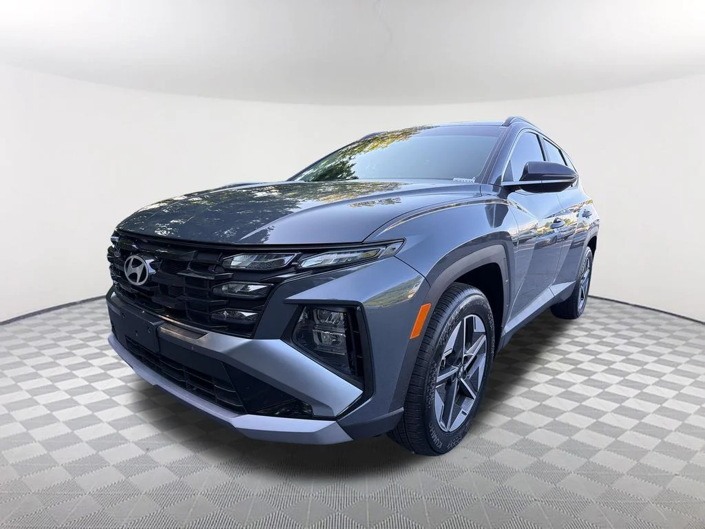 Used 2025 Gray Hyundai SEL Convenience image 1