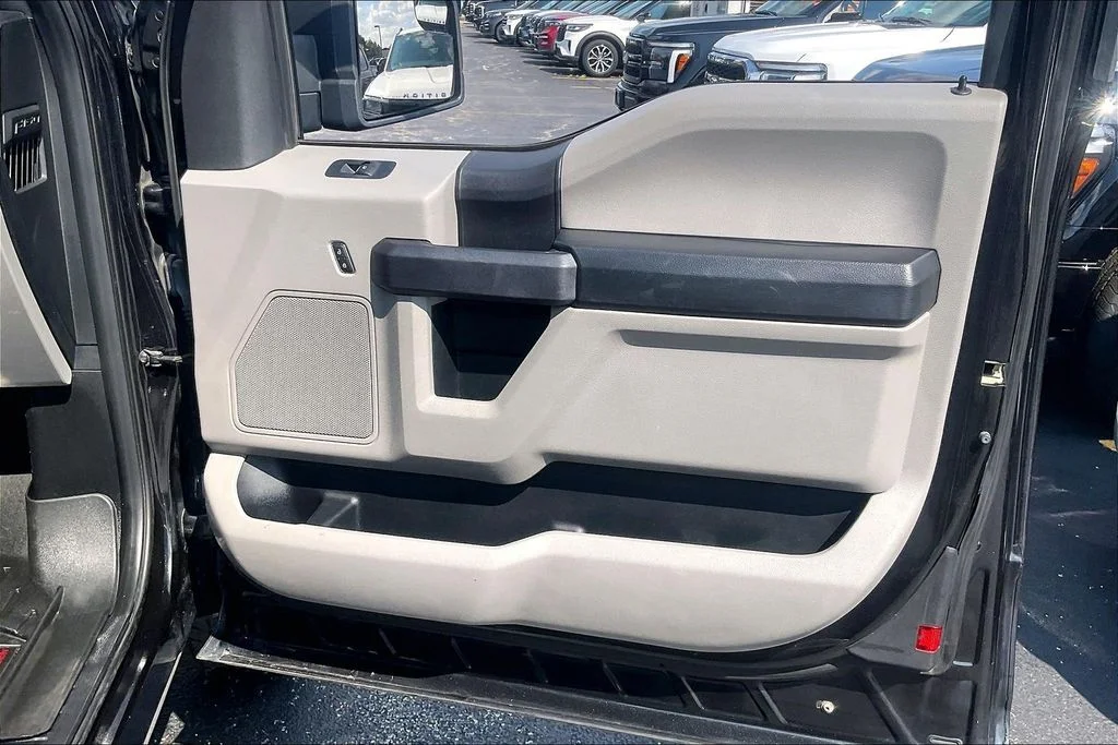 Used 2015 Black Ford XL image 23