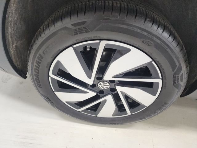 Used 2024 Platinum Gray Metallic Volkswagen 2.0T SE w/Technology image 38