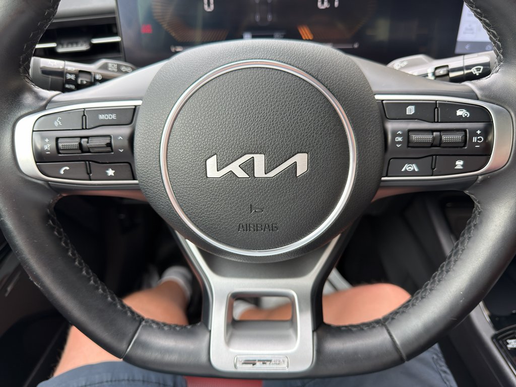 Certified Used 2025 Snow White Pearl Kia GT-Line image 27