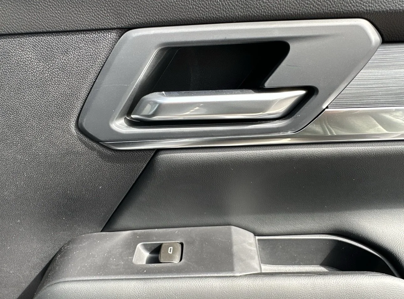 New 2026 Summit White GMC AWD Elevation image 20