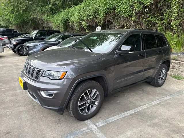 Used 2018 Crystal Metallic Jeep Limited image 3
