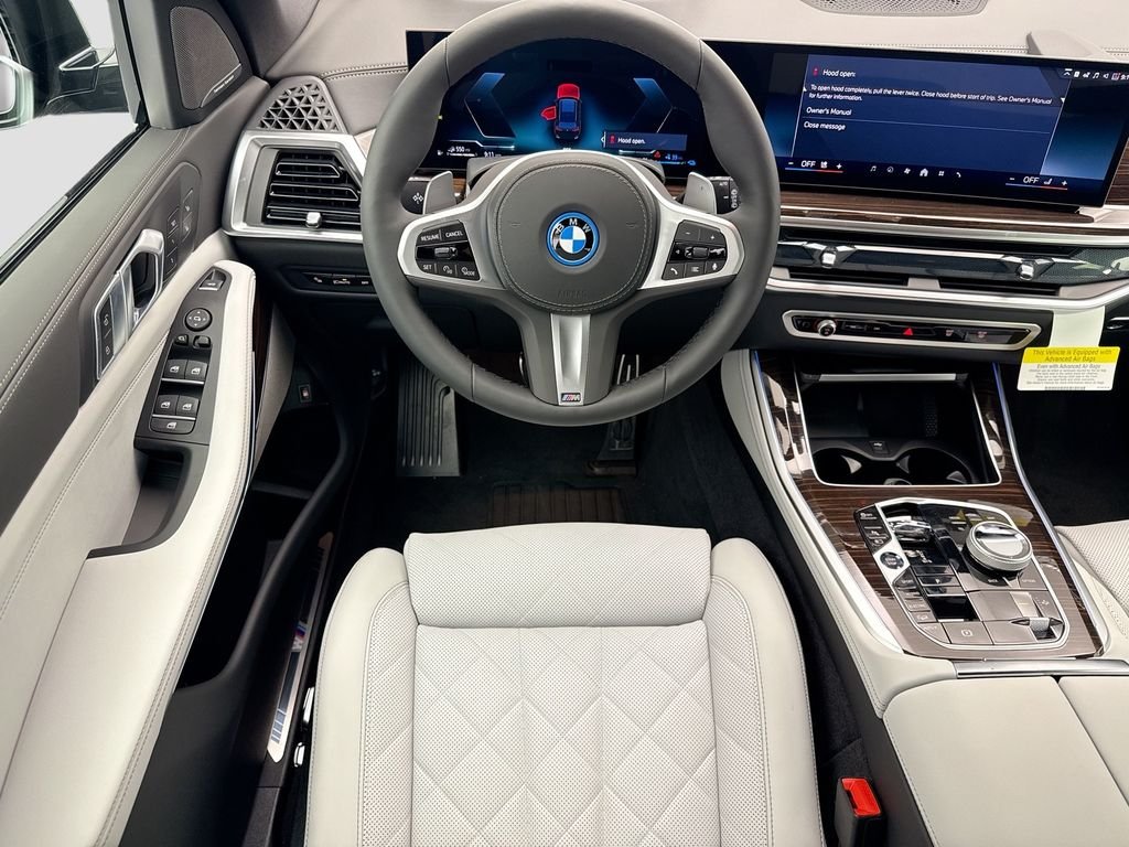 New 2026 Carbon Black Metallic BMW xDrive50e image 10