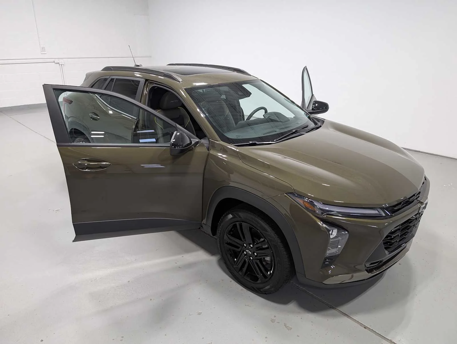 Used 2024 Harvest Bronze Metallic Chevrolet ACTIV image 16