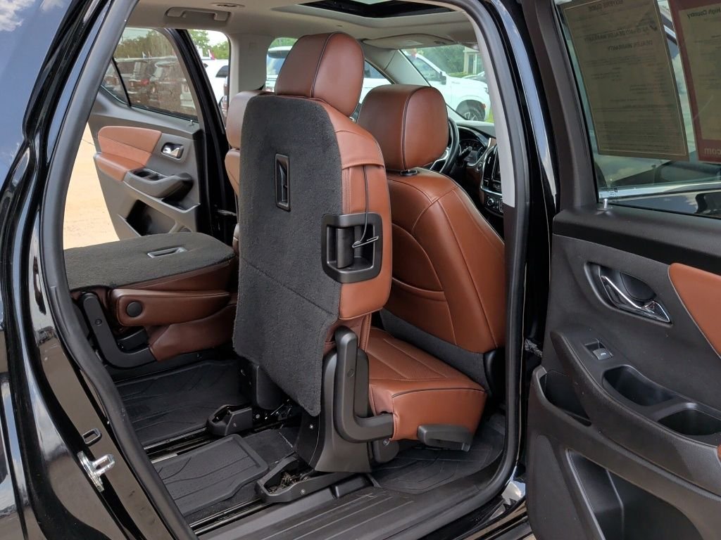 Used 2021 Black Chevrolet High Country image 40