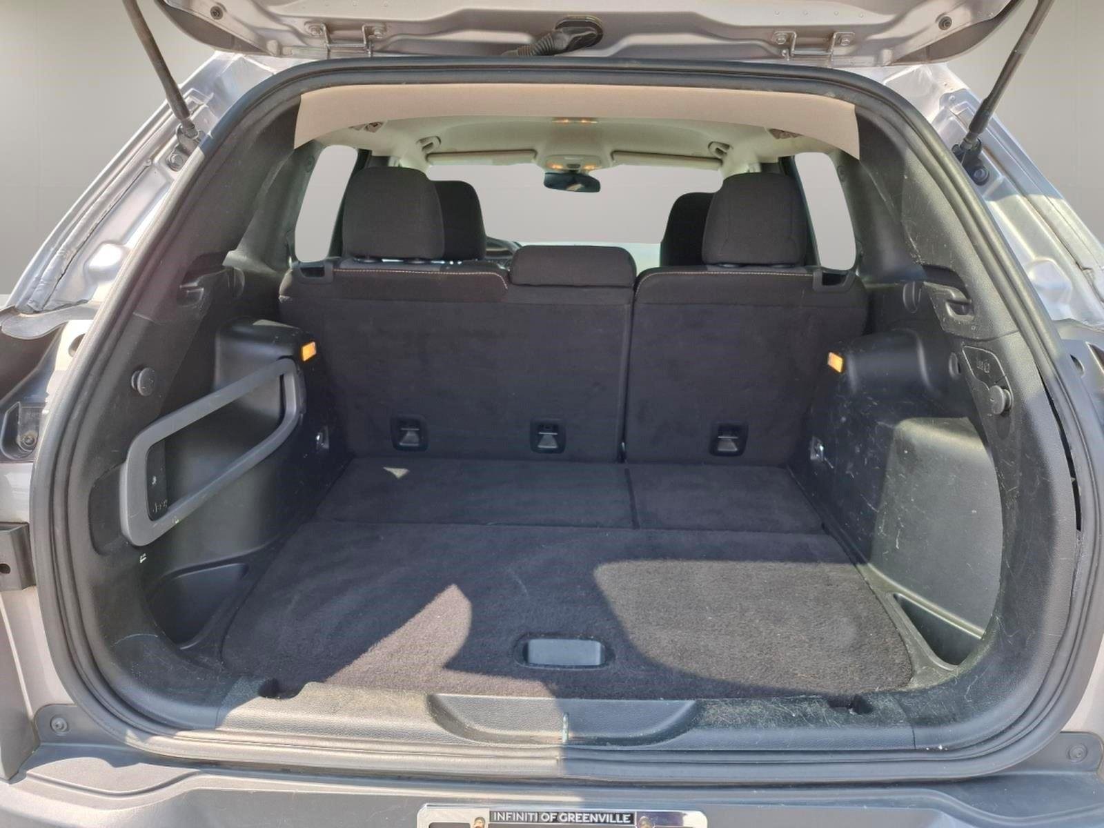 Used 2018 Billet Silver Metallic Clearcoat Jeep Latitude image 12