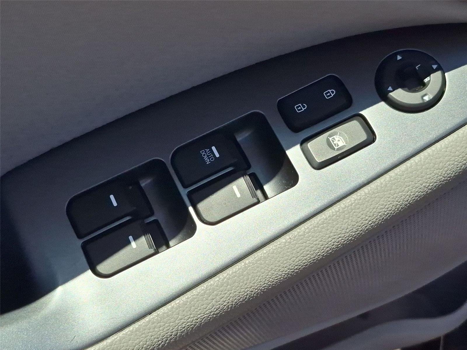 Used 2015 Ebony Black Kia LX image 16