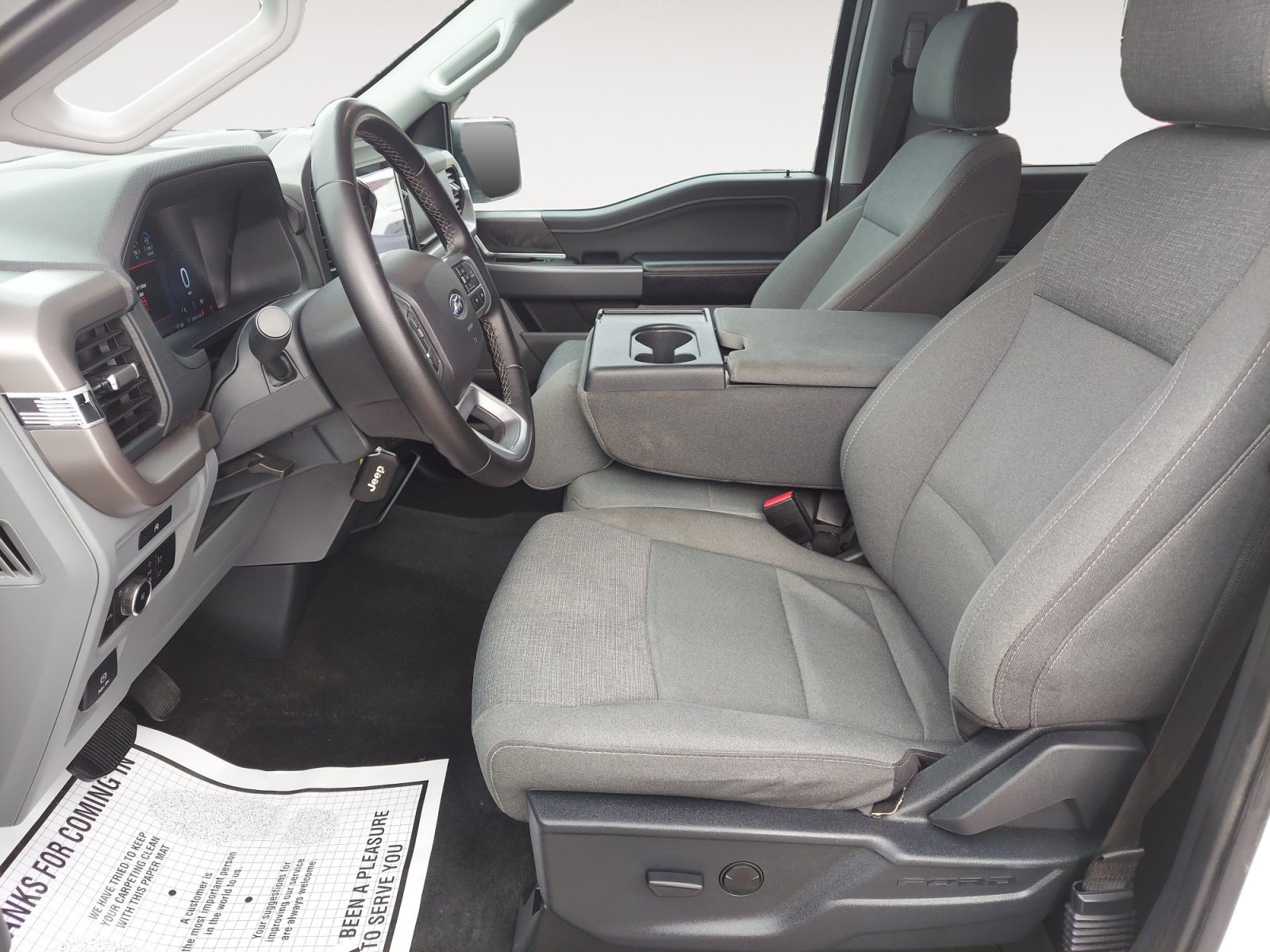 Used 2025 Oxford White Ford XLT image 22