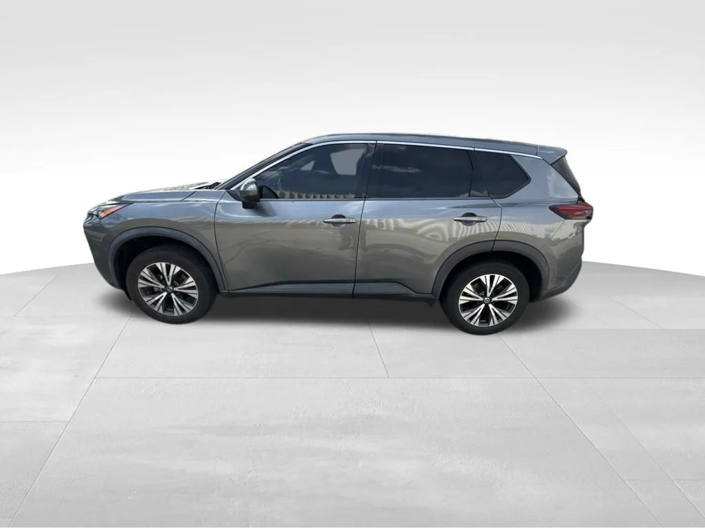 Used 2021 Gray Nissan SV image 3