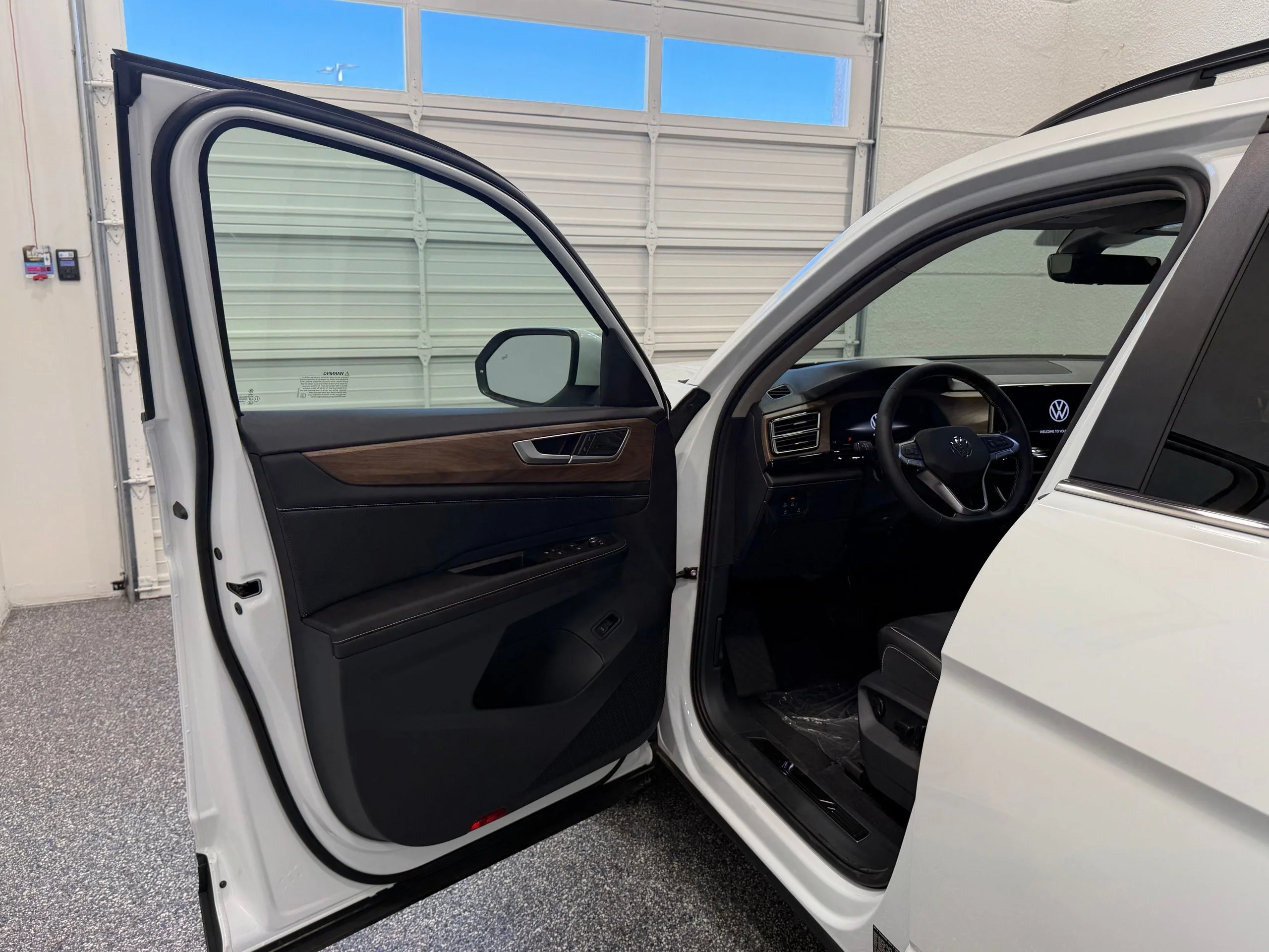 New 2026 White Volkswagen 2.0T SE w/Technology image 19