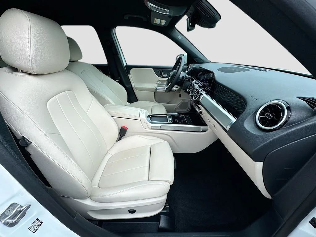Used 2025  Mercedes-Benz GLB 250 image 27