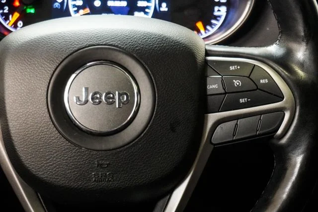 Used 2022 Black Jeep Laredo E image 15