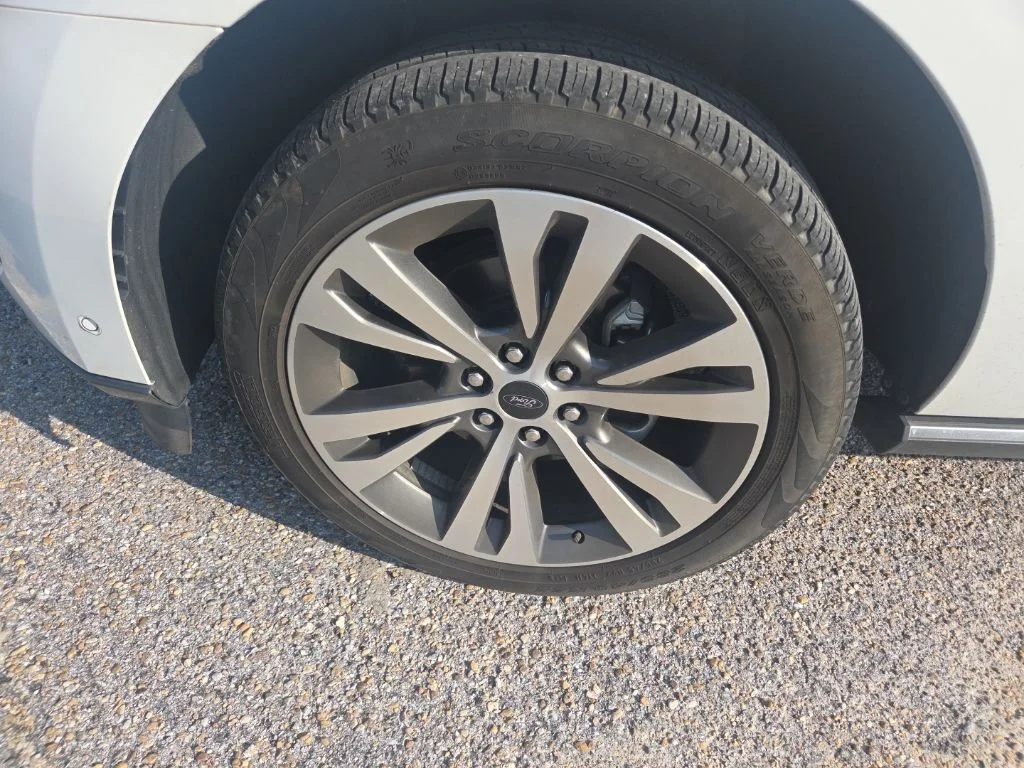 Used 2021 White Metallic Ford Limited image 17