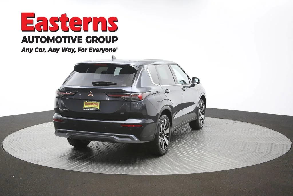 Used 2025 Gray Mitsubishi SE image 40
