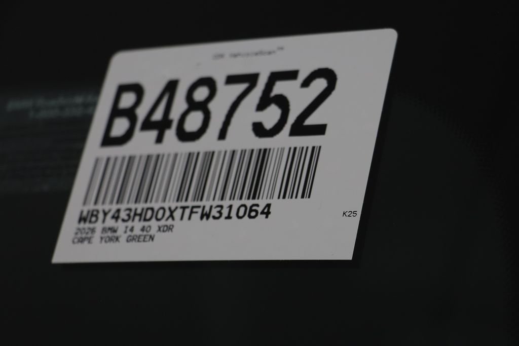 New 2026 Cape York Green Metallic BMW xDrive40 image 27