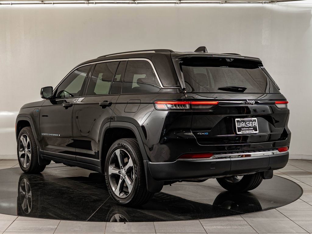 Used 2022 Diamond Black Crystal Pearlcoat Jeep 4xe image 7