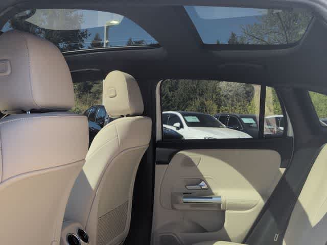New 2026 Polar White Mercedes-Benz GLA 250 image 20