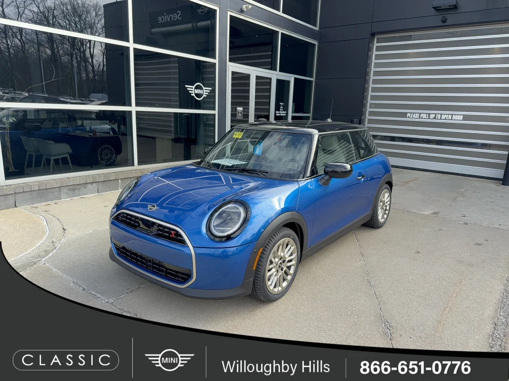 2026 MINI Hardtop Cooper S Signature's photo