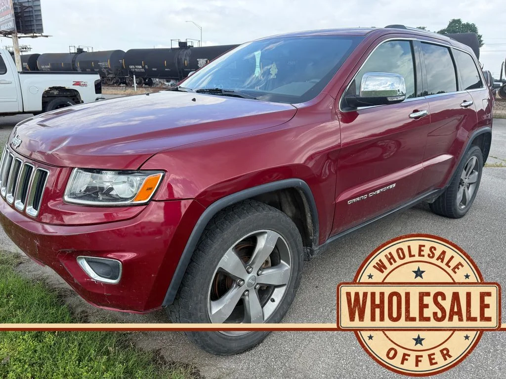 Used 2014 Red Jeep Limited image 1