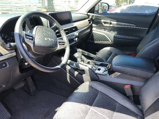 Used 2022 Everlasting Silver Kia EX image 2