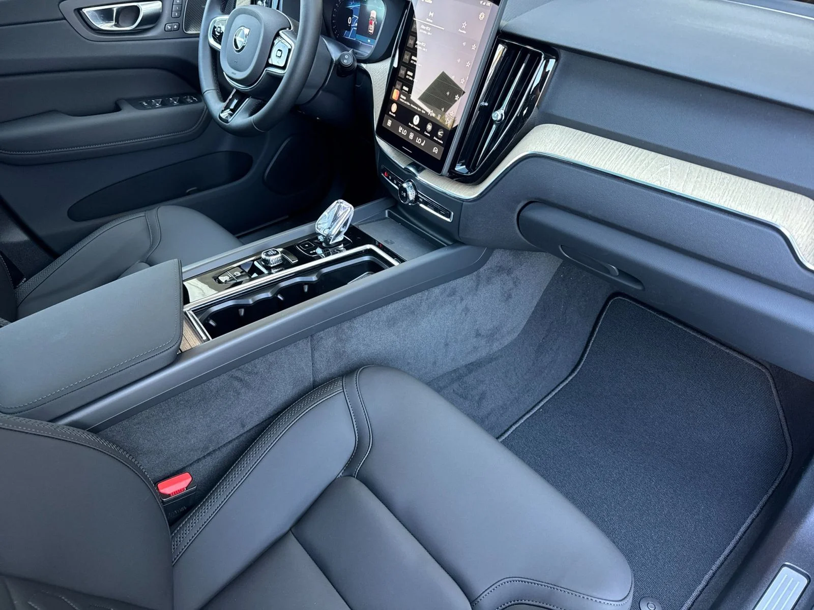 New 2026  Volvo T8 Plus image 17
