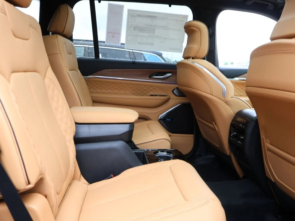 New 2026 Copper Shino Metallic Clear-Coat Exterior Paint Jeep Summit image 12