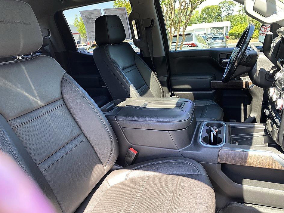 Used 2021 White Frost Tricoat GMC Denali image 21