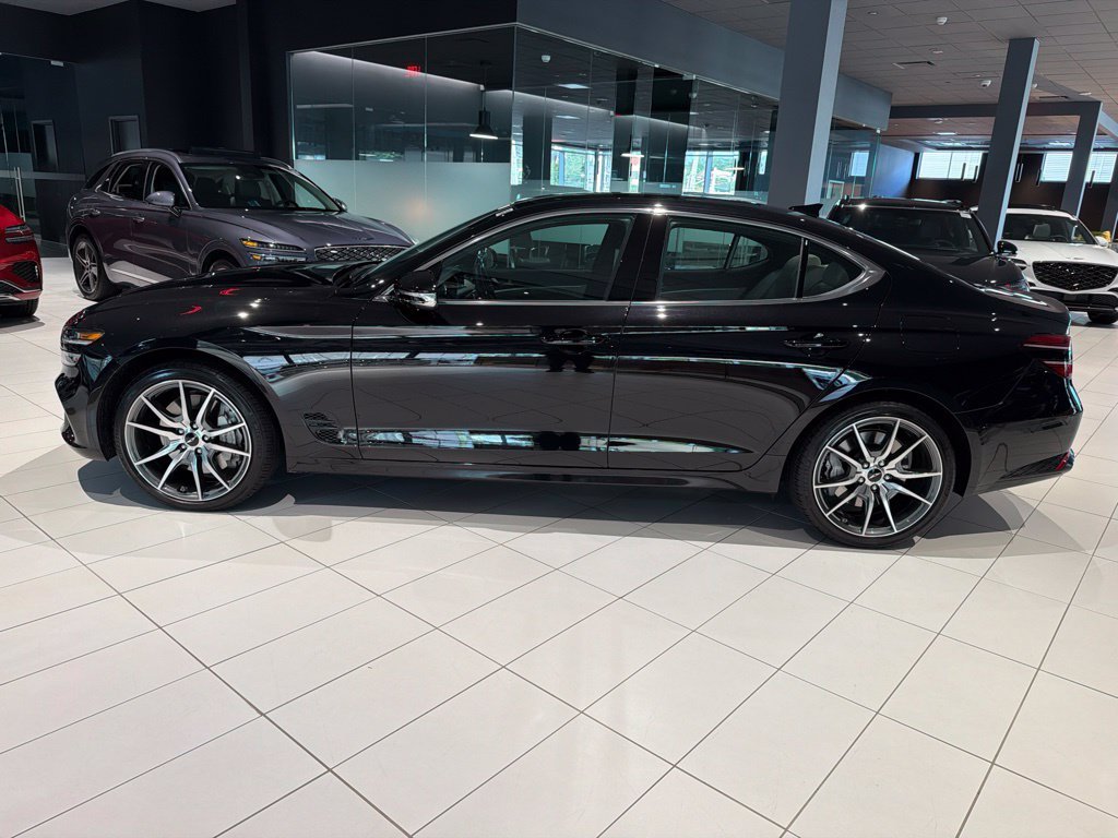 2026 GENESIS G70 Standard - Photo 4