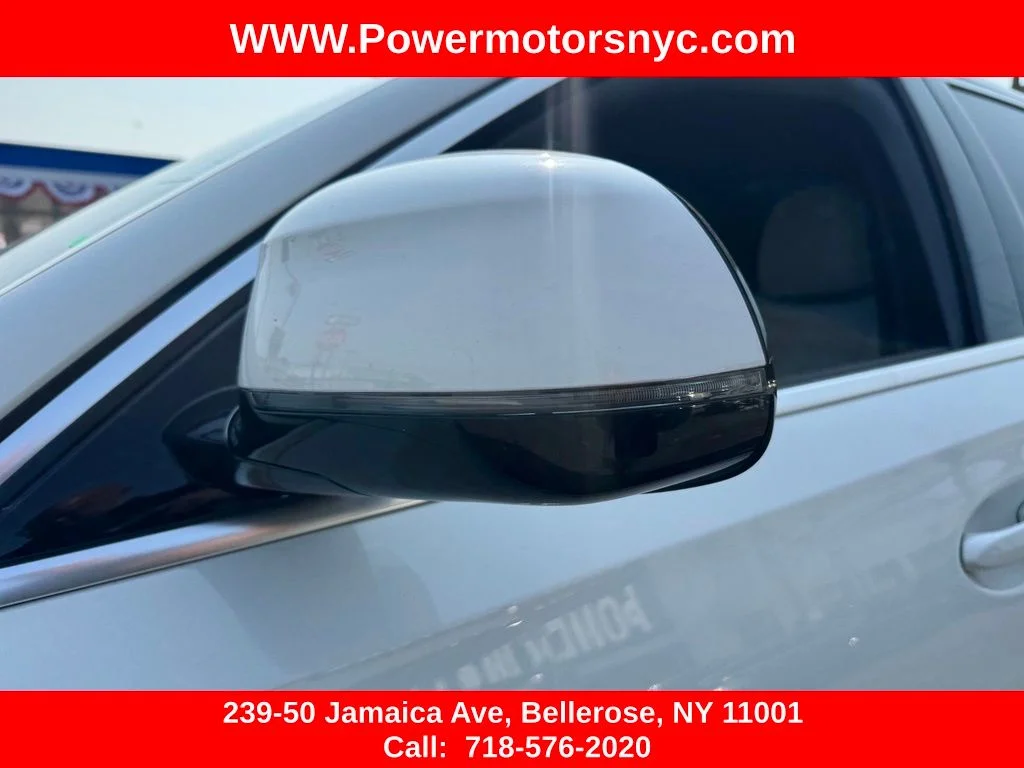 Used 2023 White BMW xDrive40i image 14