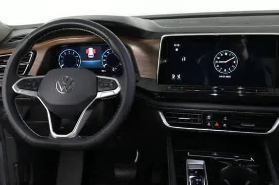2026 Volkswagen Atlas SE w/Tech - Photo 10
