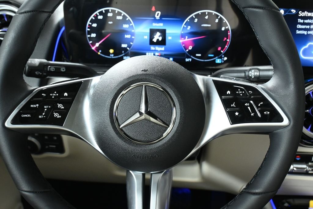 Used 2026 Night Black Mercedes-Benz GLB 250 image 18