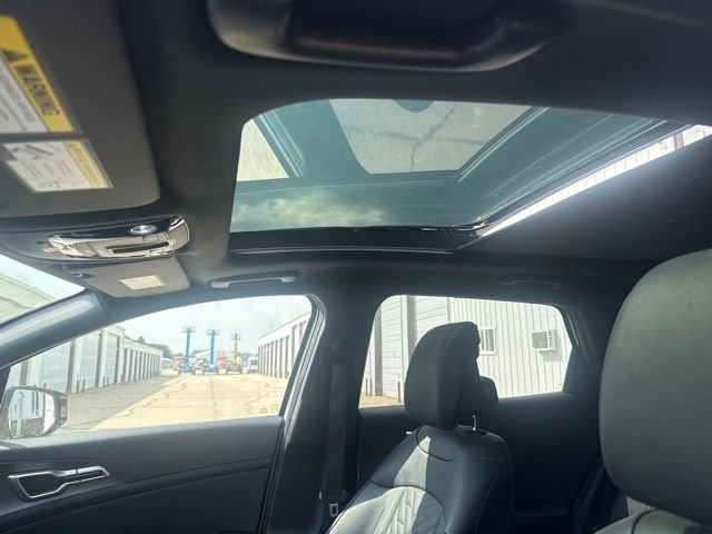 Used 2026 White Kia X-Line image 3