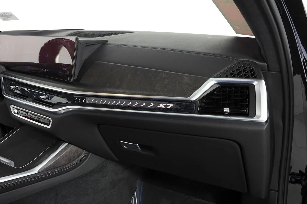 Used 2024 Black BMW xDrive40i image 14
