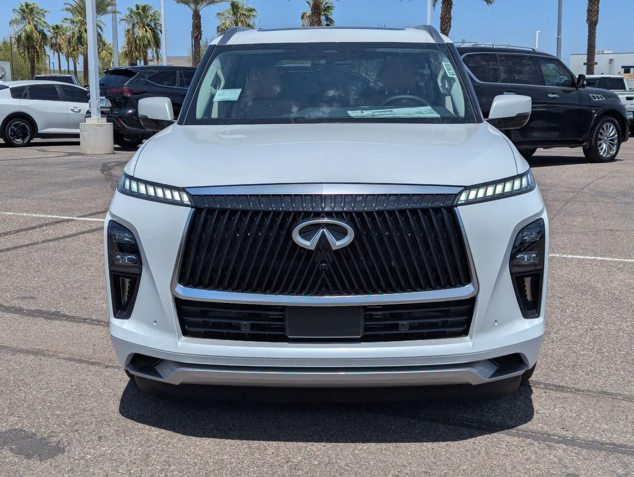 New 2027 RADIANT WHITE INFINITI Luxe 2WD image 8